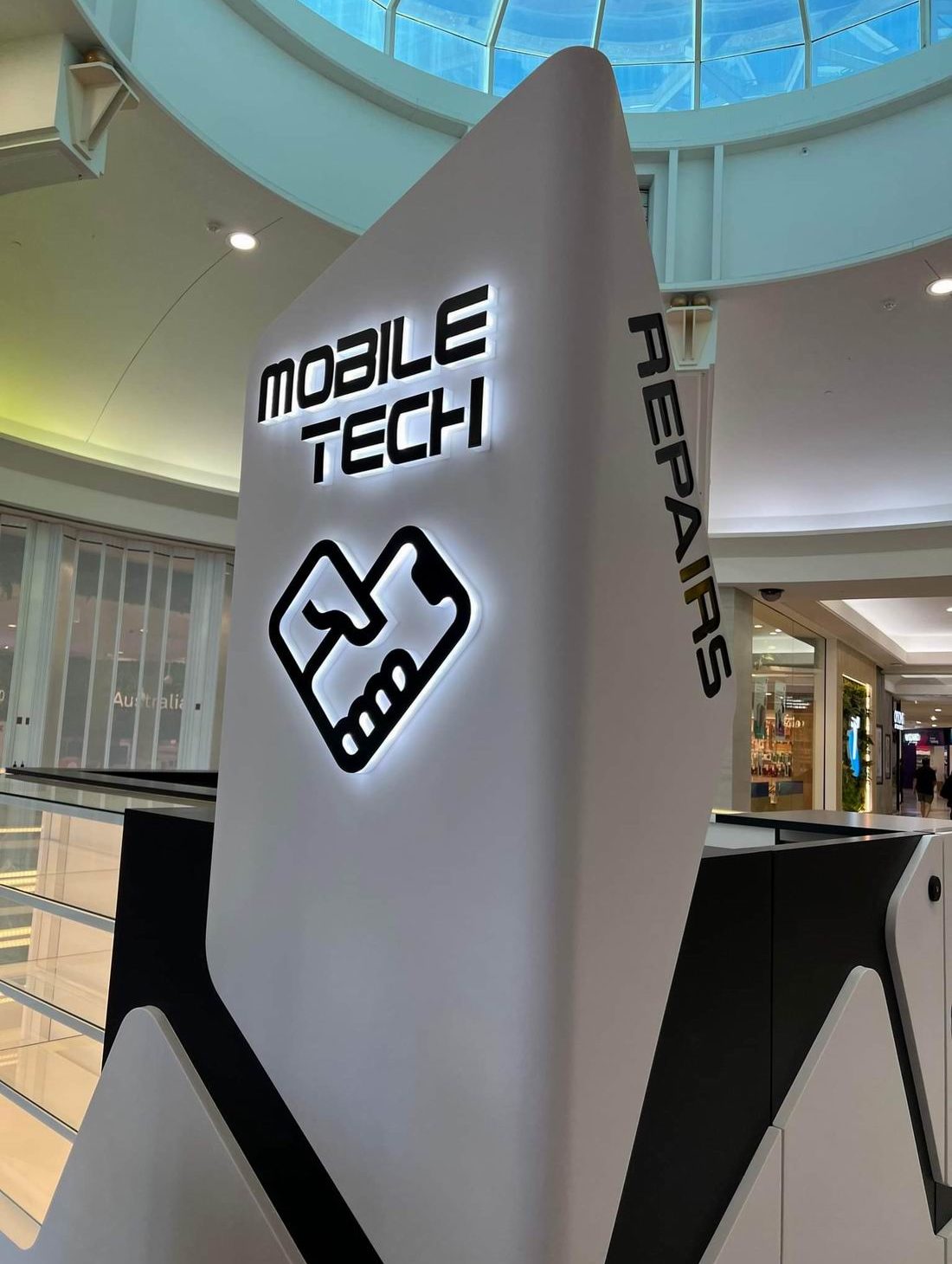 Mobile Tech Kiosk Galleria Shopping Center